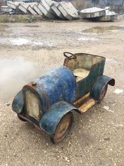 Старинный педальный автомобиль газ-А из СССР