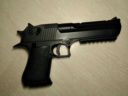 Страйкбольный пистолет (новый) от cyma (cm.121)