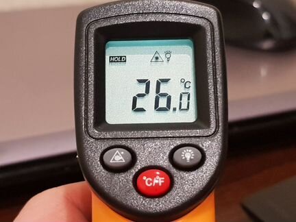 Безконтактный инфракрасный термометр