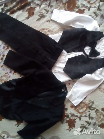 Костюмчик на мальчика на два года новый