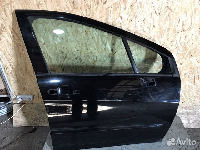 Дверь передняя (правая) Peugeot 308