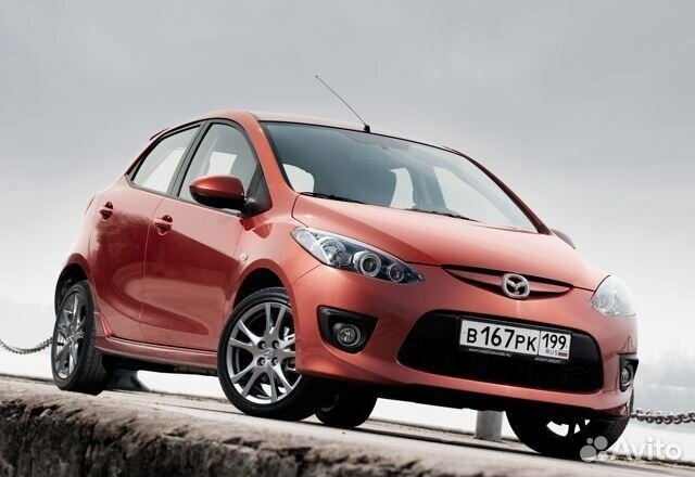 Лобовое стекло для Мазда 2