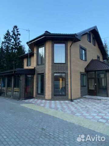 

8-к. коттедж, 250 м²