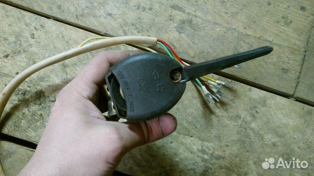 Переключатель поворотов подрулевой П105А