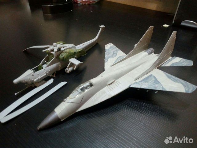 Сборная модель самолета и вертолёта