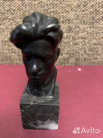 Бюст Маяковский литье