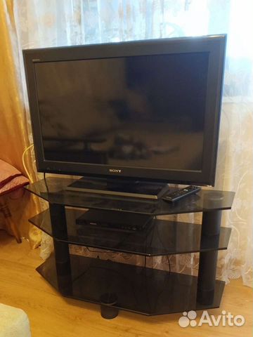 Стеклянная тумба для телевизора