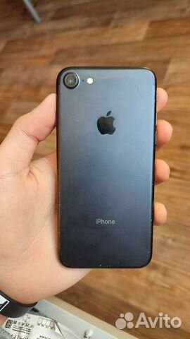 Телефон iPhone 7