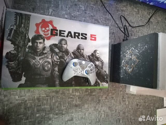 Xbox One X 1Tb Gears 5 Limited edition и PS4 500гб