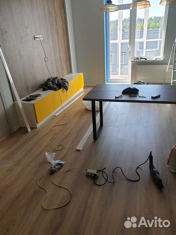 Укладка линолеума,ламината,плинтуса,склейка,фанер