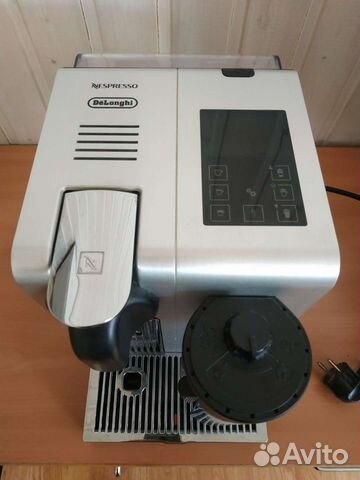 Кофемашина Delonghi Nespresso Lattissima