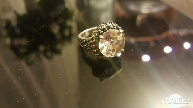 Кольцо перстень с цирконом и фианитами Кольцо перстень с цирконом и фианитами