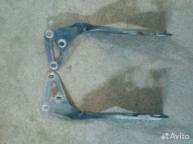 Петля капота на Опель астра H