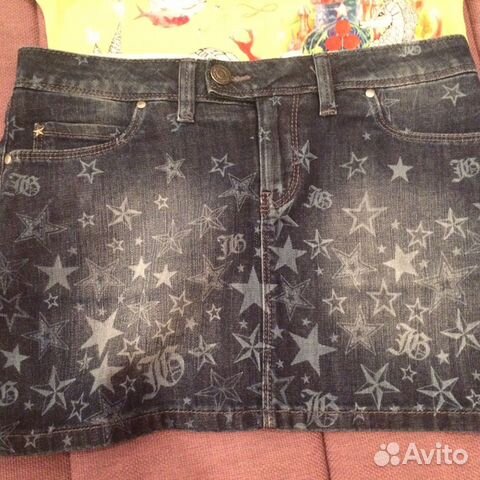 Джинсовая юбка и футболка Джинсовая юбка и футболка