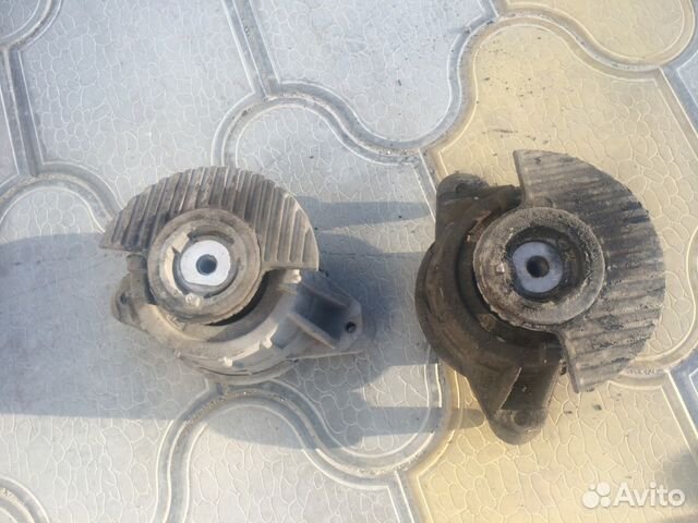 Подушка двигателя Mercedes C-class W204 Подушка двигателя Mercedes C-class W204