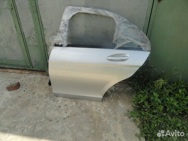Mercedes w204 дверь задняя левая серая