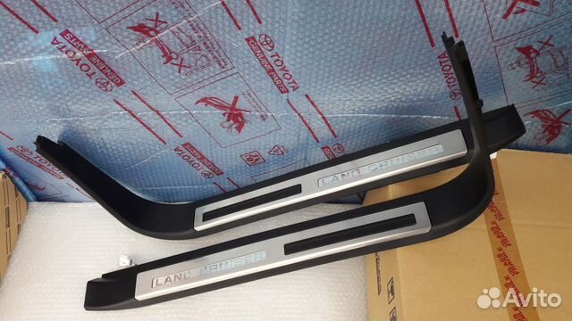 Накладка порога двери Toyota Land Cruiser 200