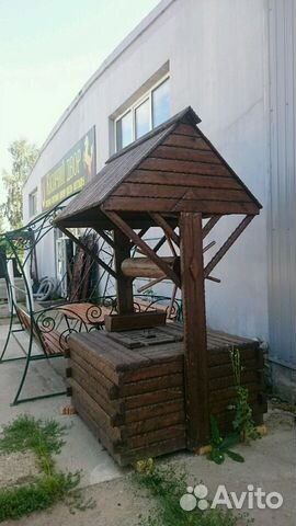 Декоративный колодец из состаренной древесины