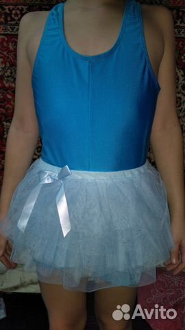 Гимнастический купальник и две юбки для танцев Гимнастический купальник и две юбки для танцев