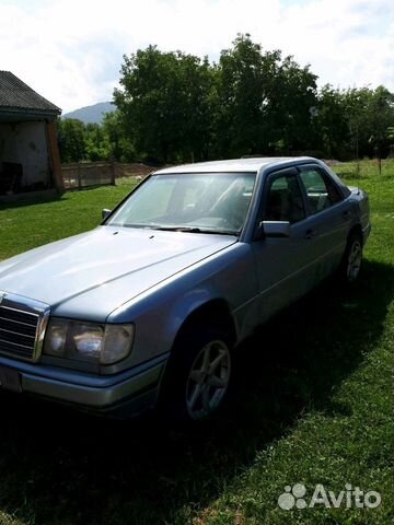 Mercedes-Benz E-класс 2.2 МТ, 1992, битый, 400 000 км