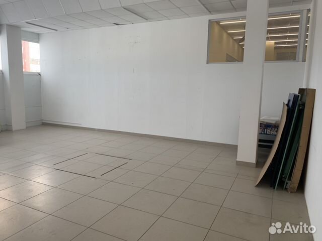 Торговое помещение, 400 м²