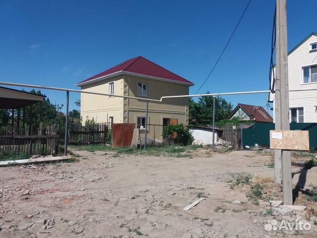 Коттедж 153 м² на участке 7 сот.