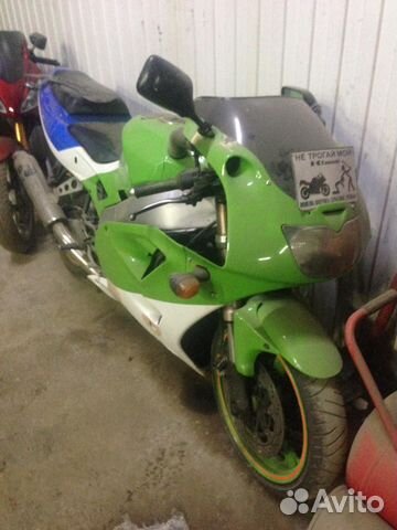 Kawasaki Ninja ZX400 p2