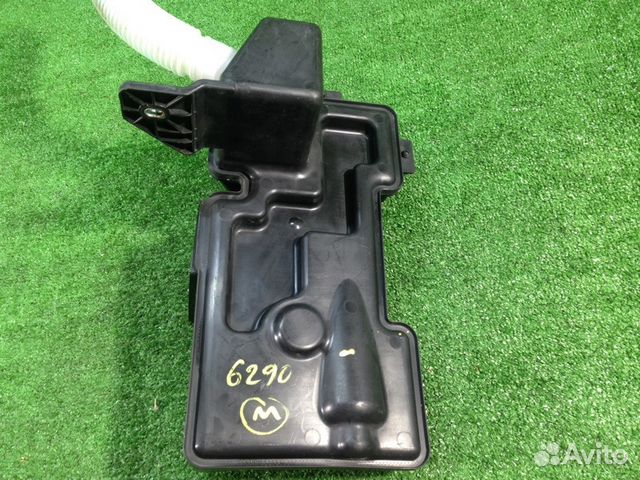 Бачок омывателя Volkswagen Tiguan I 2.0 2010 Бачок омывателя Volkswagen Tiguan I 2.0 2010