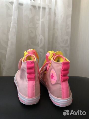 Продаются кеды Convers для девочки. Размер 32 (19