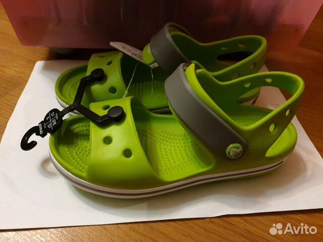 Сандалии crocs C13 салатовые новые Сандалии crocs C13 салатовые новые