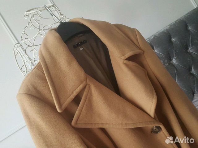 Новое шерстяное пальто Sisley Новое шерстяное пальто Sisley