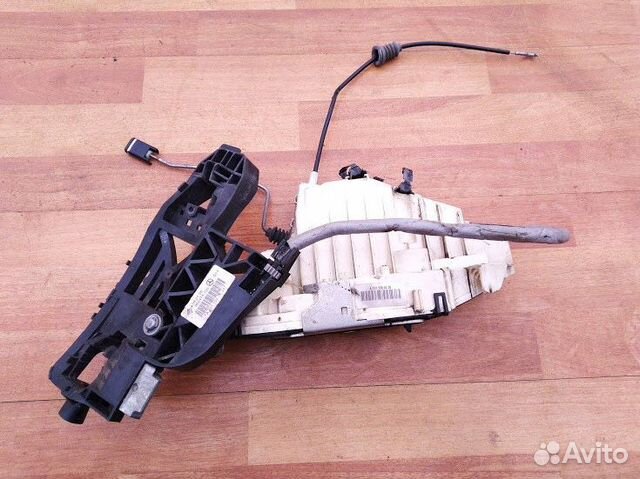 Замок задней правой двери Mercedes W221 Замок задней правой двери Mercedes W221