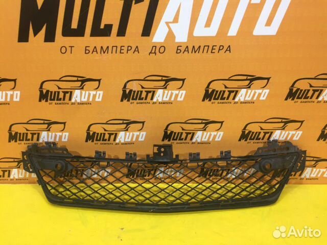 Решетка радиатора передняя Mercedes C-Classe W204 Решетка радиатора передняя Mercedes C-Classe W204