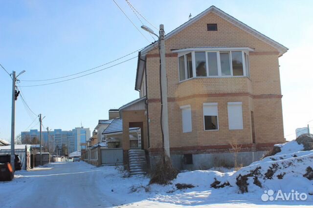 Коттедж 310 м² на участке 6 сот.