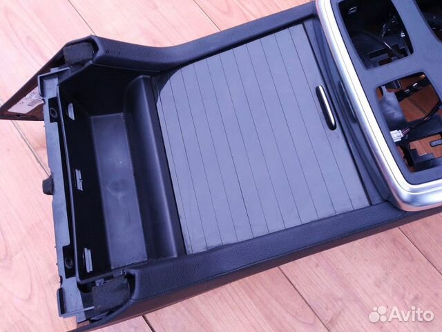 Центральная консоль с подстаканником Mercedes 166 Центральная консоль с подстаканником Mercedes 166