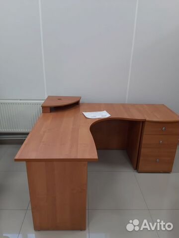 Угловой стол с приставной тумбой, рабочее место Угловой стол с приставной тумбой, рабочее место