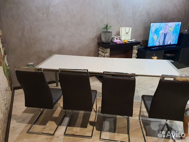 Стол и 4 стула
