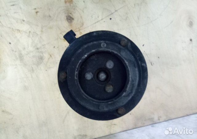 Компрессор кондиционера Ford Focus 3 BL M8DA Компрессор кондиционера Ford Focus 3 BL M8DA