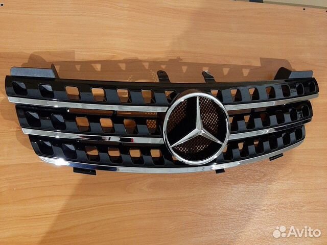 Решетка радиатора ml Mercedes w 164 1648800085 Решетка радиатора ml Mercedes w 164 1648800085