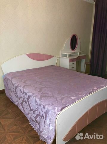 Кровать двуспальная кровать без матраса c каркасом Кровать двуспальная кровать без матраса c каркасом