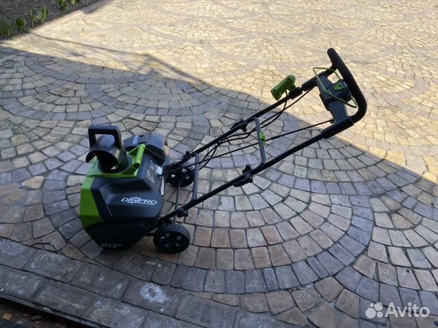 Снегоуборщик greenworks