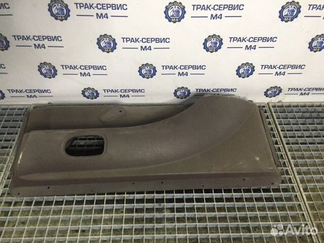 Обшивка двери внутренняя правая Renault Magnum Dxi Обшивка двери внутренняя правая Renault Magnum Dxi