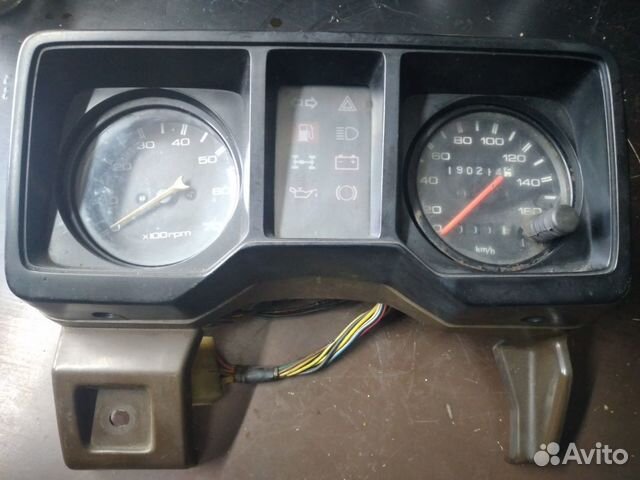 Приборная панель Isuzu Trooper