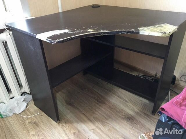 Угловой компьютерный письменный стол IKEA Угловой компьютерный письменный стол IKEA