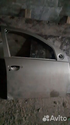 Дверь Рено дастер запчасть Дверь Рено дастер запчасть