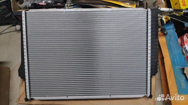 Радиатор behr-BMW E32 E34 530, 535, 730, 735 Радиатор behr-BMW E32 E34 530, 535, 730, 735