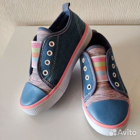 Новые кеды и обувь для пляжа 27-28