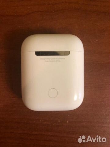 Беспроводные оригинальные наушники AirPods (1-го п Беспроводные оригинальные наушники AirPods (1-го п
