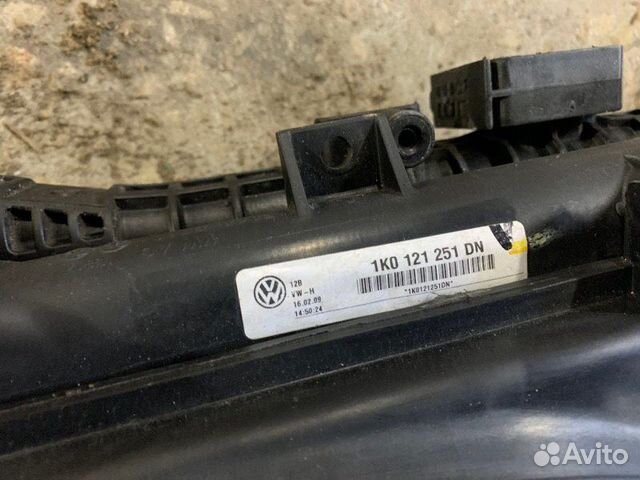 Радиатор охлаждения Volkswagen Scirocco 137