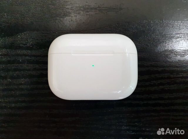 Кейс для Apple Airpods Pro (оригинал) Кейс для Apple Airpods Pro (оригинал)